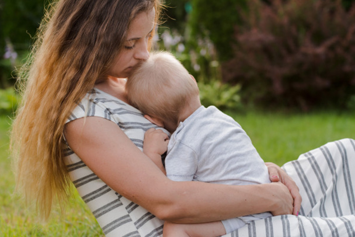 evitar la lactancia con biberon para mejorar la salud bucodental de tu bebé