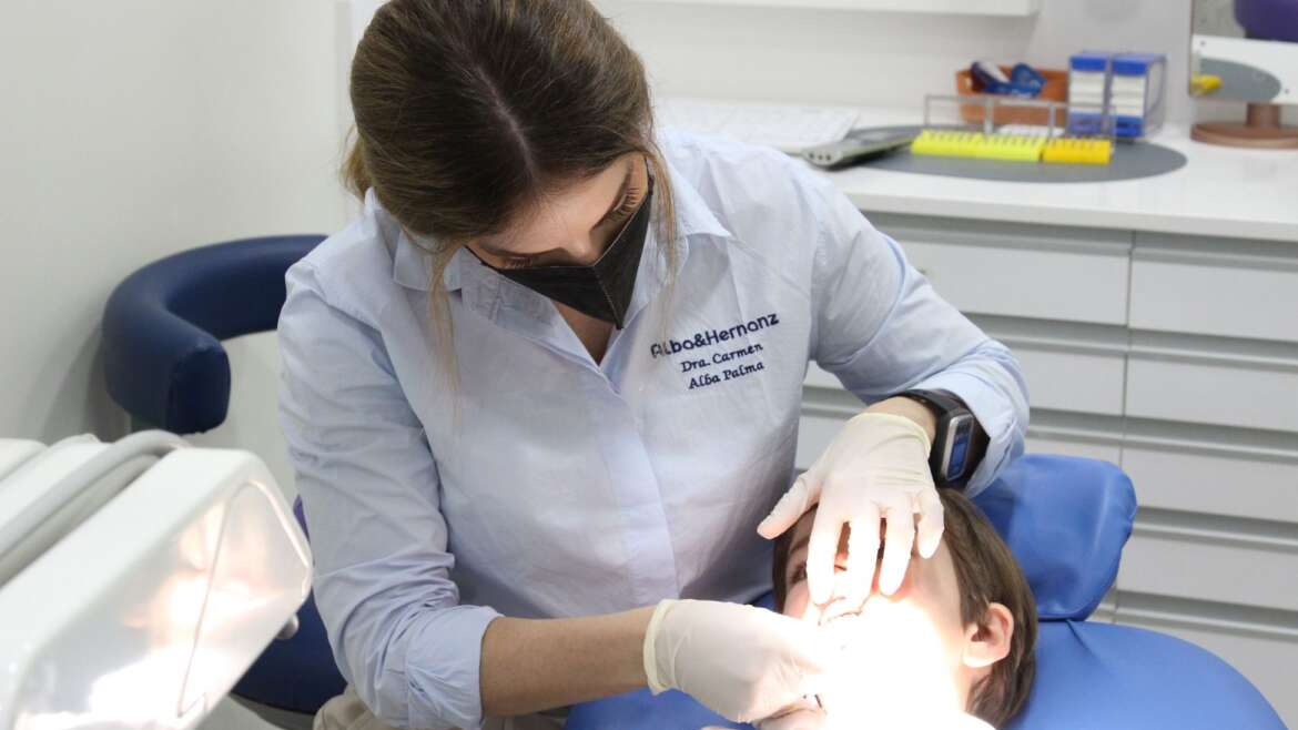 ¿Tu hijo respira por la boca? Cómo puede afectar a sus dientes
