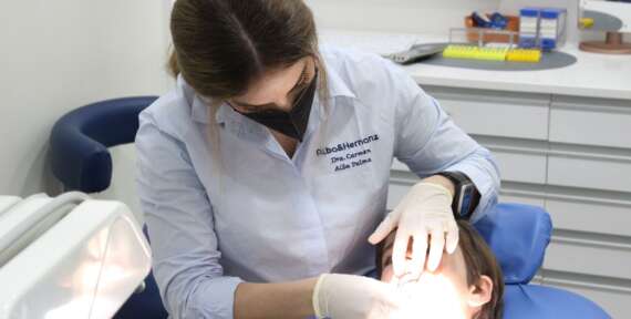 ¿Tu hijo respira por la boca? Cómo puede afectar a sus dientes