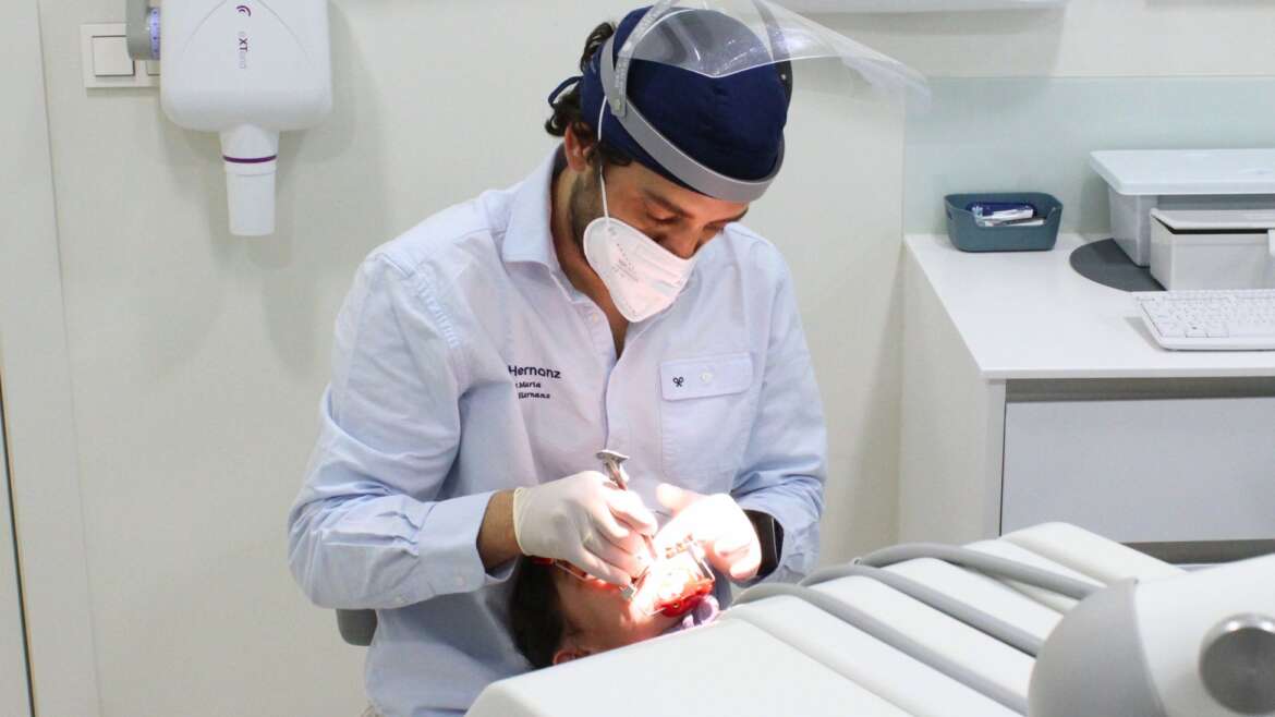 ¿Tienes una sonrisa estrecha? El paladar puede ser el motivo