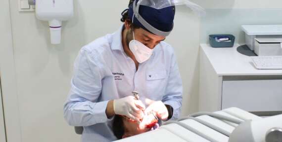 ¿Tienes una sonrisa estrecha? El paladar puede ser el motivo